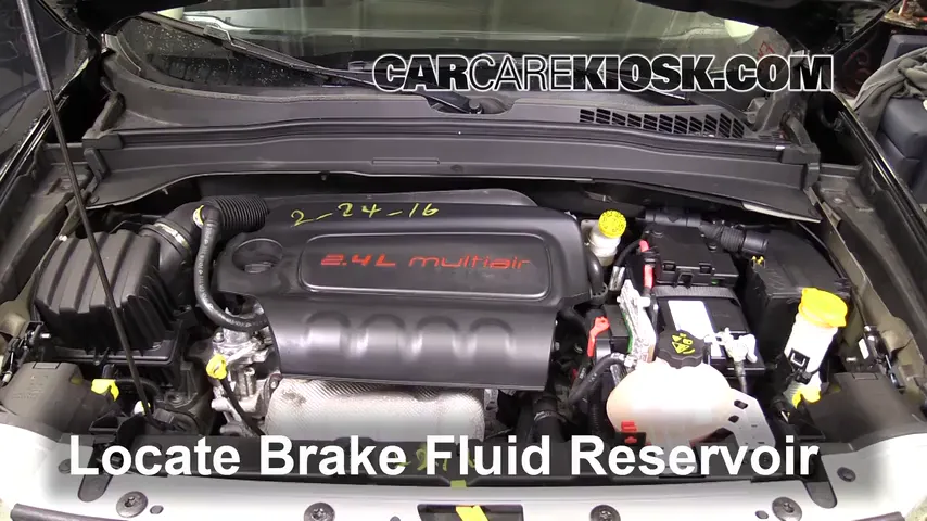 2016 Jeep Renegade Limited 2.4L 4 Cyl. Liquide de frein Ajouter du liquide